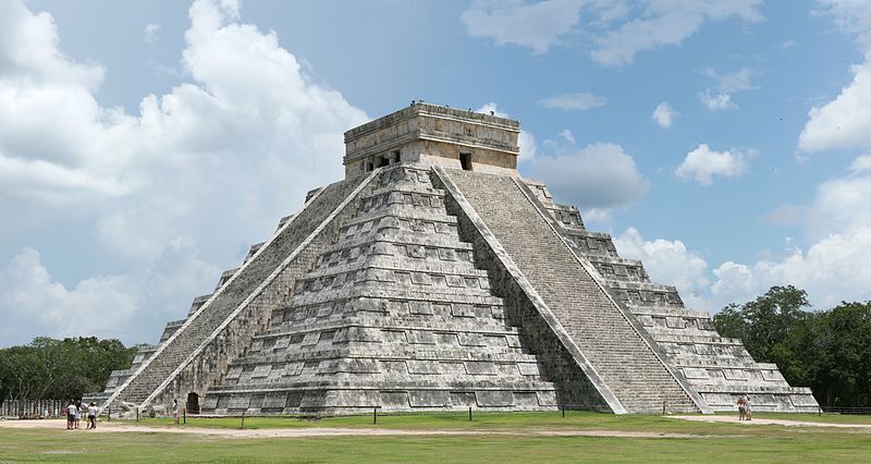 The Role of archaeoastronomy in the Maya World: the case study of