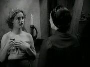 NanGrayGloriaHoldenDraculasDaughterTrailerScreenshot1936