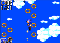 Sonic collecting rings in Sky High Zone (Game Gear version)