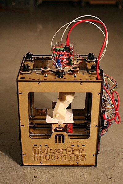This light-powered 3D printer materializes objects all at once