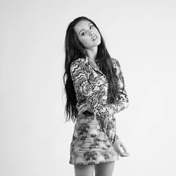 Alona Tal Bridgit Mendler