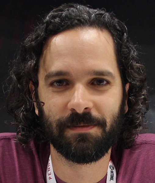 File:Neil Druckmann by Gage Skidmore.jpg - Wikipedia