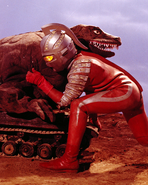 Dinosaur Tank v Ultraseven