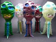 Multiple figures of Alien Chibull, brand unknown.