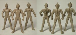 Ultimate-Collection-Tiga-statues