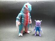 Alien and Giant Tsuruk figure.