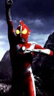 Ultraman Zearth Berdiri