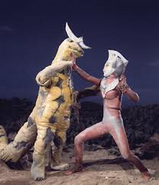 Re-Eleking vs Ultraman Taro