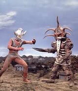 Alien Katan vs Ultraman Taro