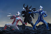 Mebius dan Hikari melawan Armored Darkness