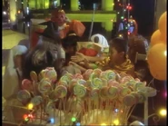 Vlcsnap-2015-04-10-17h22m27s32.png (615 KB)