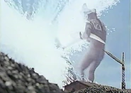 Leo yanking Black End's horns out