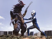 Cosmos bertarung dengan Chaos Lidorias