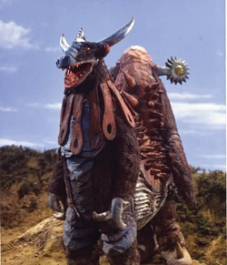 大怪獣シリーズ　ジャンボキング Amazon | 大怪獣シリーズ ジャンボキング 発光Ver. ウルトラマン