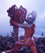 Alien Villa vs Ultraseven