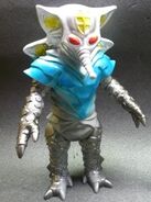 Figure of Alien Flip, by Yamanaya.