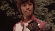 Tsubasa shows his photograph with Mahoroba