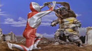 Ultraman vs antlar