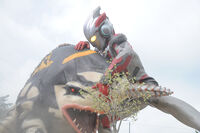 Ultraman X vs. Gubila (Dark Thunder Energy)