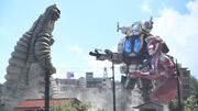 Ultraman Z & King Joe STORAGE Custom vs. Red King