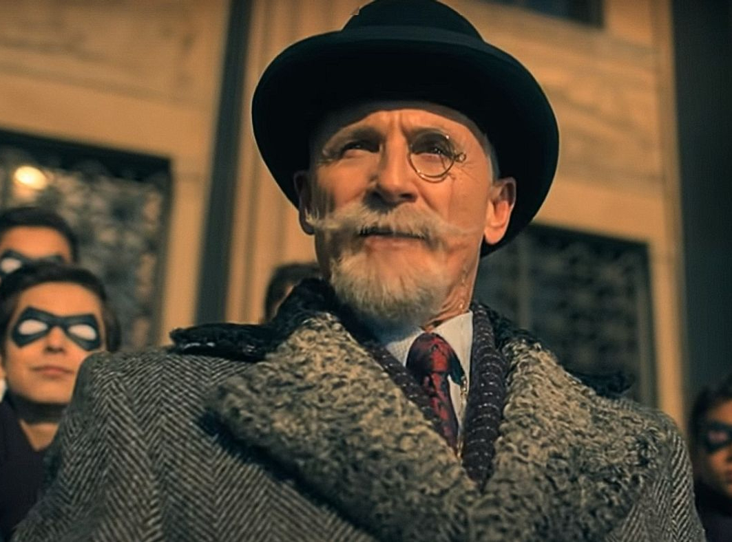 Sir Reginald Hargreeves | Umbrella Academy Wiki | Fandom