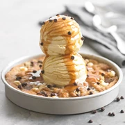 Img 58b5e2d6485734.53460876 Salted-Caramel-Pizookie-w-choco-chips-800