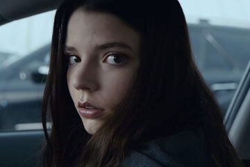 graphyfilms on X: Anya Taylor-Joy as Casey Cooke Split (2017) Directed by M. Night Shyamalan Cinematography by Mike Gioulakis / X