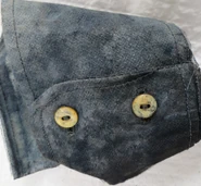 Cuff on the long-sleeved shirt