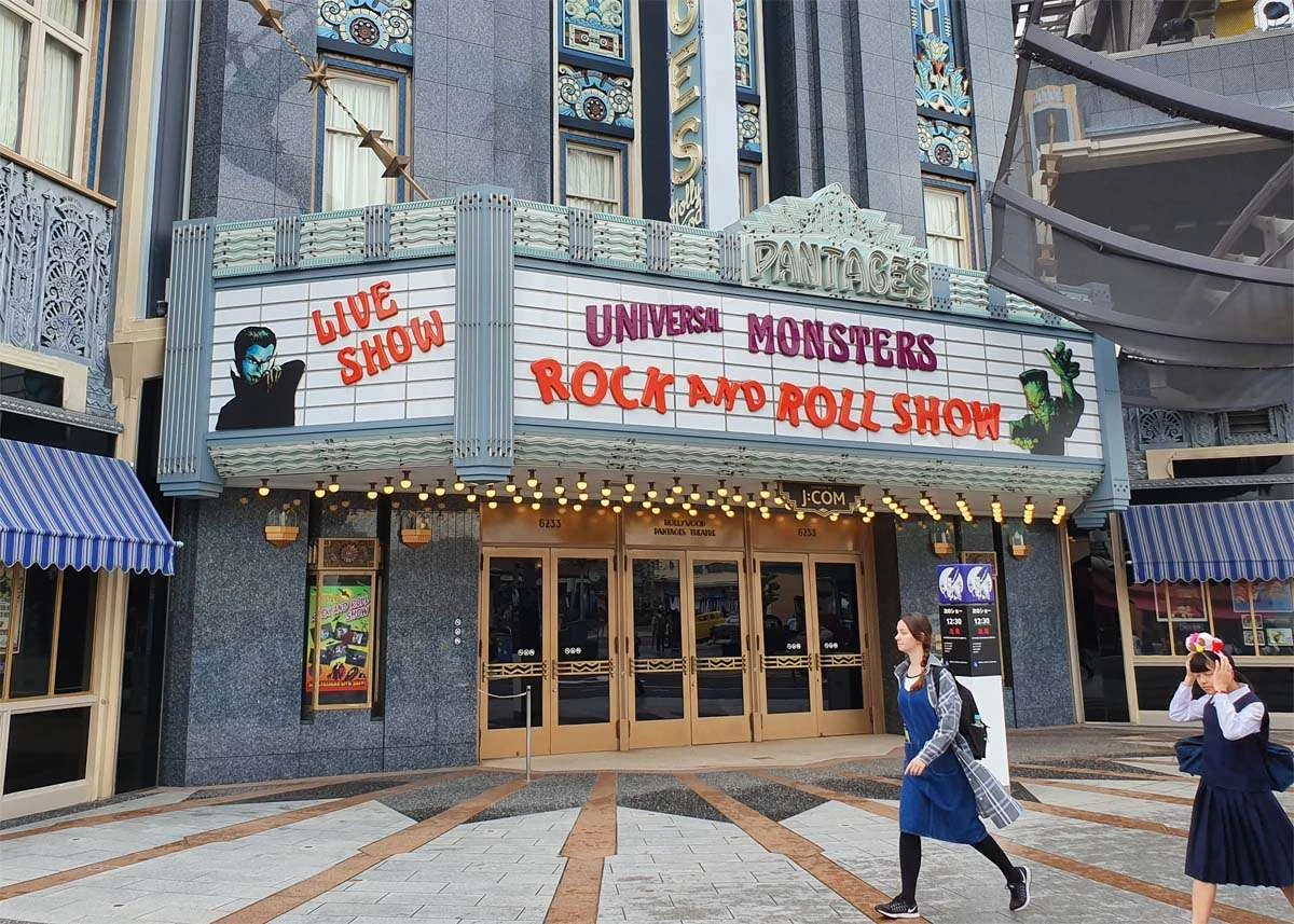 Universal Monsters Live: Rock and Roll Show | Universal Parks and