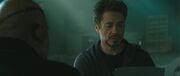 Stark analisa os Vingadores com Nick Fury