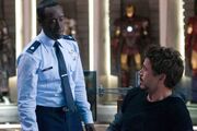 Stark é repreendido por James Rhodes
