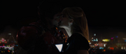 Stark finalmente beija Pepper Potts
