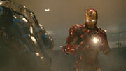Stark enfrenta Rhodes na armadura Mark II
