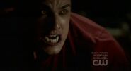 3x02-TVD-Tyler-Mom-monster-scene-3