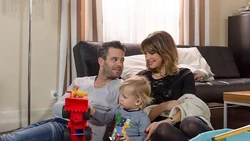 Noah mit seinen Eltern