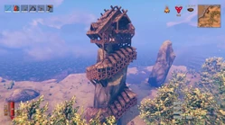 Строение вокруг каменной колонны