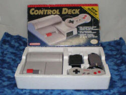 任天堂 ENTERTAINMENT System USA仕様 Nintendo Famicom in box Japanese original Console 4 games