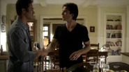 Mason e Damon se conhecem