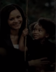 Bonnie com sua mãe Abby