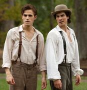 Stefan e Damon 3