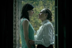 Carlotta attempts to convince Rowan to kill herself