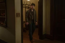 IWTV-SE2-E05-Promo-Dont-Be-Afraid-Just-Start-the-Tape-06-Young-Daniel.jpg (433 KB)