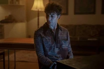 IWTV-SE2-E05-Promo-Dont-Be-Afraid-Just-Start-the-Tape-24-Young-Daniel.jpg (572 KB)