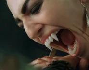 Black as Pandora in Queen of the Damned (54 KB)