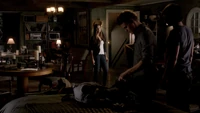 TVD402-010-Elena-Stefan~Damon.png (1.98 MB)