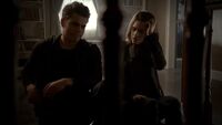 The.Vampire.Diaries.S04E15.720p.WEB.DL.DD5.1.H.264.KiNGS.mkv snapshot 19.53 -2014.05.23 03.25.12-