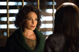 4x01 Growing Pains-Sheila~Bonnie