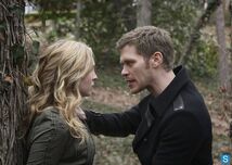 The-Vampire-Diaries-Episode-4-21-She-s-Come-Undone-New-Promotional-Photo-klaus-and-caroline-34302558-595-422