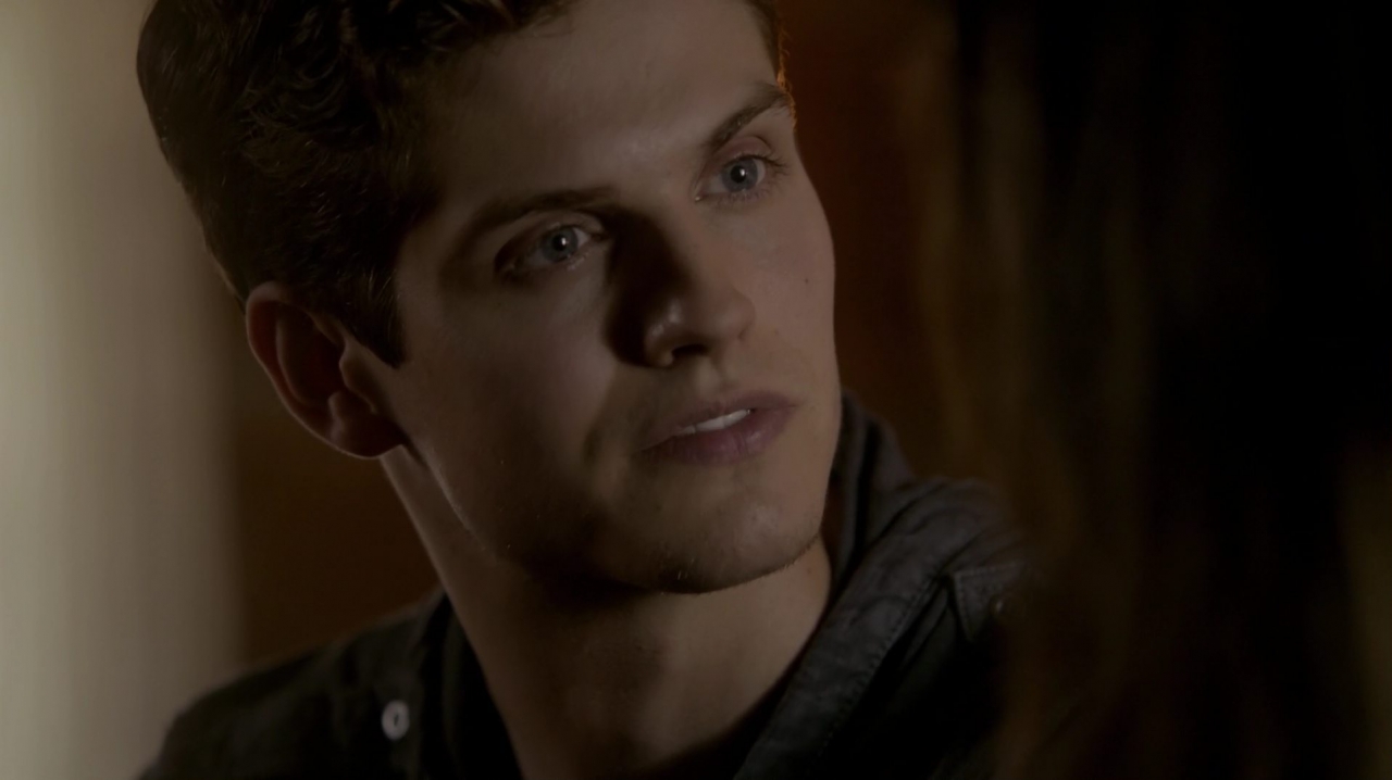 Kaleb, Wiki Vampire Diaries