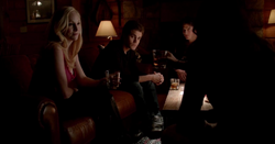 Caroline-Stefan-Damon-Ele 5x20..png